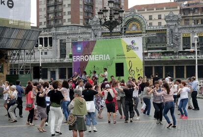 EH Bildu ha organizado una romería en Bilbao ante el inicio de la campaña electoral del 26-J.