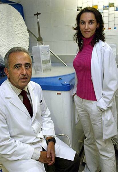 Antonio Pellicer y María Sánchez, en el Instituto Valenciano de Infertilidad.