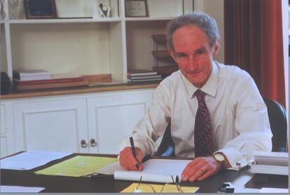 Robert May, en una imagen de 2005 de la Royal Society.