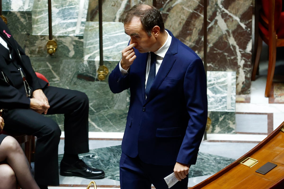 Sébastien Lecornu supera la primera de las dos mociones de censura gracias al apoyo de los socialistas