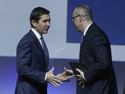 Carlos Torres, presidente de BBVA, y Onur Genç, consejero delegado del banco. 