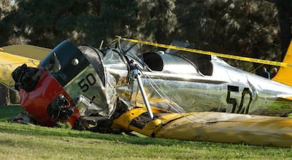 El estado en el que quedó el avión de Harrison Ford, en el accidente de 2015.