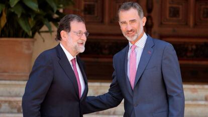 El Rey recibe a Rajoy en el Palacio de Marivent.