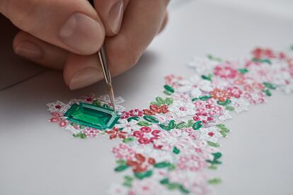 Piezas de la colección de alta joyería Les Jardins de la Couture.
