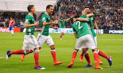 Los futbolistas mexicanos durante un juego en marzo pasado