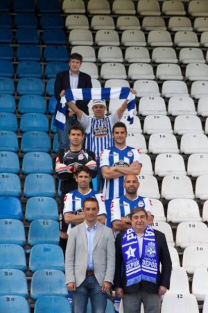 Presidente, t&eacute;cnico, jugadores y aficionados, en el estadio de Riazor.