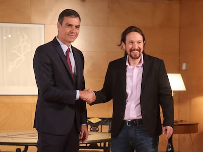 Pedro Sánchez (l) and Pablo Iglesias at their Tuesday meeting.