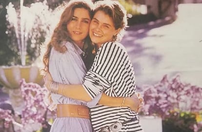 Romina Power y su hermana Taryn, en una imagen de Instagram.