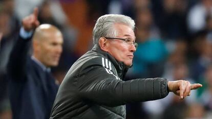 Heynckes dirige al Bayern. Detrás, Zidane.