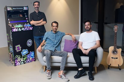 De izquierda a derecha, Juan, Fer y Jaime Bosch, fundadores de Voicemod.