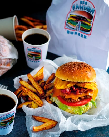 Imagen de la hamburguesa Big Kahuna de 'Pulp Fiction' recreada por Iñaki Mayora para su libro '¡Corten! 100 recetas de película' (Col&Col Ediciones).