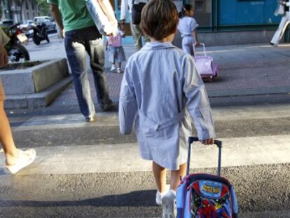 Las mochilas y los uniformes están entre los productos cuyos precios se elevarán a partir del sábado