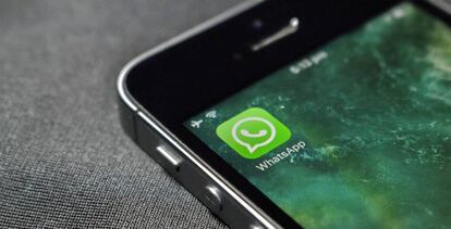 L'aplicació WhatsApp en un telèfon mòbil.