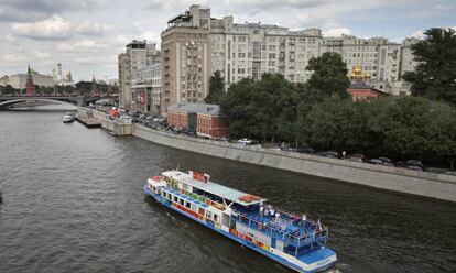 La Casa del Gobierno, junto al río, en Moscú.