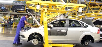 Una imagen de la cadena de montaje de la factoría Ford de Almussafes.