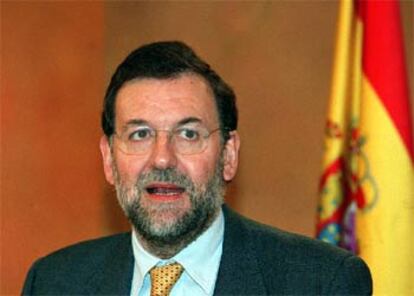 El vicepresidente primero del Gobierno, Mariano Rajoy, ayer, tras la reunión del Consejo de Ministros.