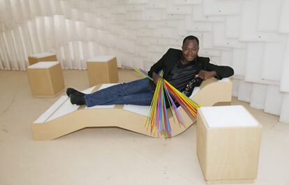 Diebedo Francis Kere, en la muestra &#039;Sensing Spaces: Architecture Reimagined&#039;.