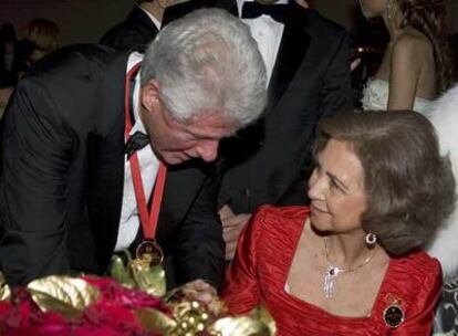 Doña Sofía, con el ex presidente norteamericano Bill Clinton.