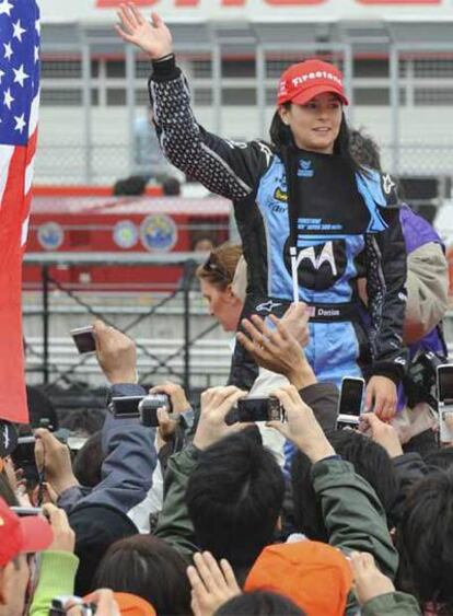 Danica Patrick celebra el triunfo