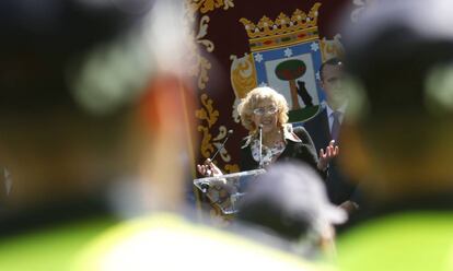 Manuela Carmena, en la fiesta de la Polic&iacute;a Municipal de 2015.