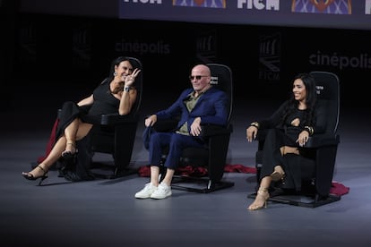 Integrantes de la película “Emilia Pérez” durante la ceremonia de inauguración del 22° Festival Internacional de Cine de Morelia.