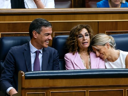Pedro Sánchez, María Jesús Montero y Yolanda Díaz, el pasado 30 de mayo en el Congreso.