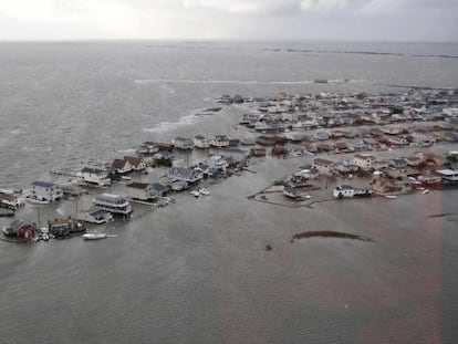 El huracán Sandy ha dejado más de 150 muertos en el Caribe y en 12 Estados de EE UU y daños por valor de más de 50.000 millones de euros.