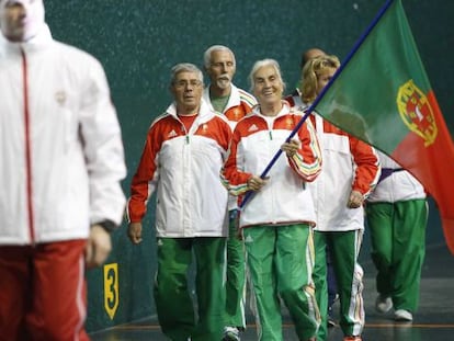 Participantes en el Campeonato de Veteranos de Atletismo que se celebra en San Sebastián.