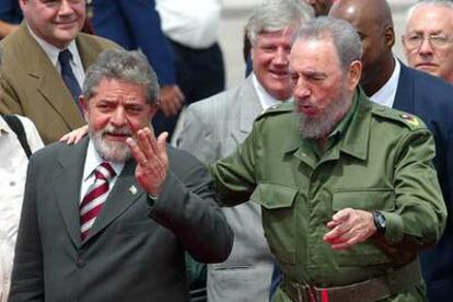 Lula (izquierda) y Fidel Castro, durante una visita del presidente brasile?o a La Habana en septiembre de 2003.