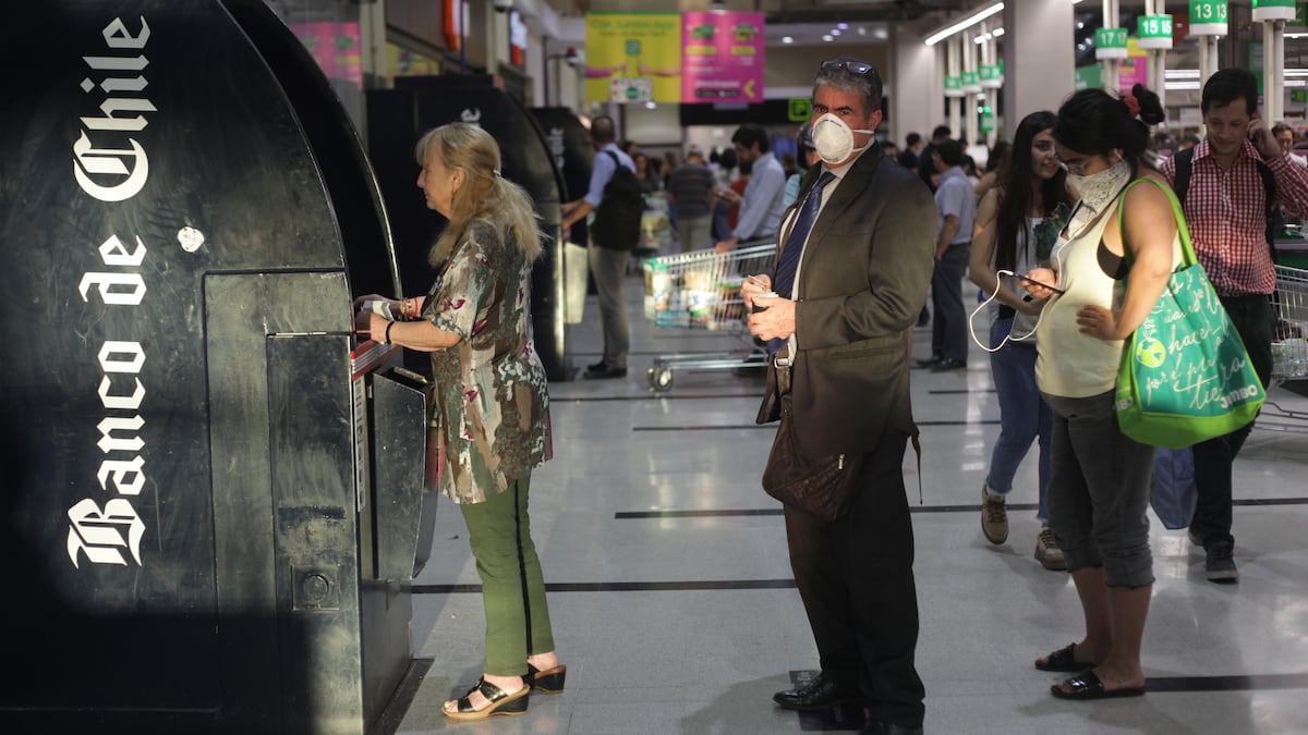 Regresan las mascarillas obligatorias a Chile: desde cuándo y dónde se exigirá su uso
