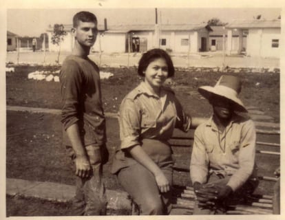 Psychologist Liliana Morenza with two gay men at an UMAP in 1967.