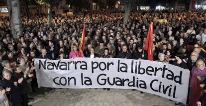 Concentración de los vecinos de Paz Berriozar en apoyo a los agredidos en Alsasua.