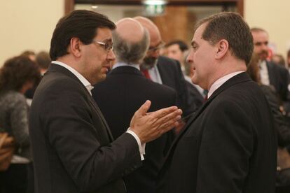 Javier Gándara, Director general para España de Easy Jet y José Manuel Vargas, presidente de AENA.