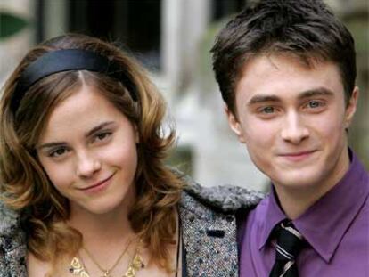 Emma Watson y Daniel Radcliffe, ayer en Londres.