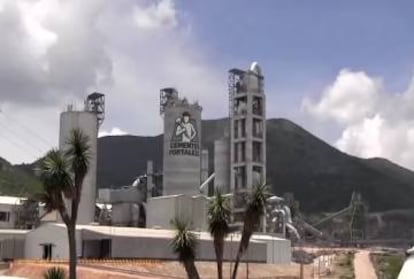 Fortaleza produce cemento gris en sus tres plantas (abajo, la de El Palmar, en Santiago de Anaya, M&eacute;xico). &nbsp;
