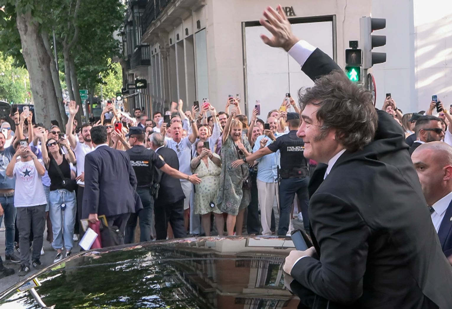 El fanatismo antiimpuestos español se sube a la ola de Milei en busca de adeptos jóvenes