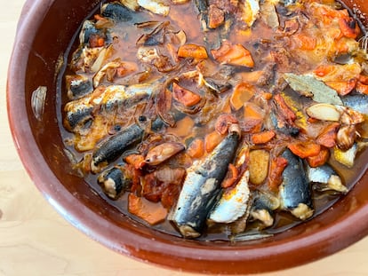 Tiernas, jugosas y a tope de sabor: cocinarlas directamente en el escabeche tiene muchas ventajas.