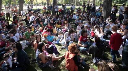 Concentración en Viveros para promocionar la lactancia natural.
