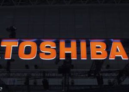 Logotipo de Toshiba durante la feria comercial CEATEC JAPAN en Tokio (Japón). EFE/Archivo