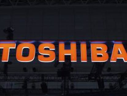 Logotipo de Toshiba durante la feria comercial CEATEC JAPAN en Tokio (Japón). EFE/Archivo