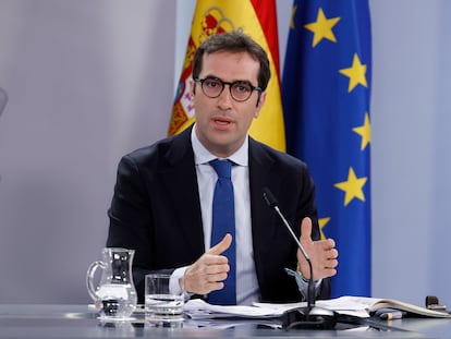 El ministro de Economía, Carlos Cuerpo durante la rueda de prensa tras el Consejo de Ministros.