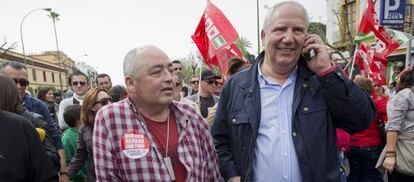 Los líderes regionales de UGT y CC OO, Manuel Pastrana y Francisco Carbonero, en la huelga general del 29 de marzo de 2012.