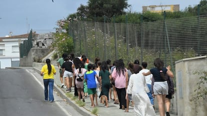 Bruselas recalca el “deber” de España de proteger a menores vulnerables en Ceuta pese a reclamar el retorno de los migrantes
