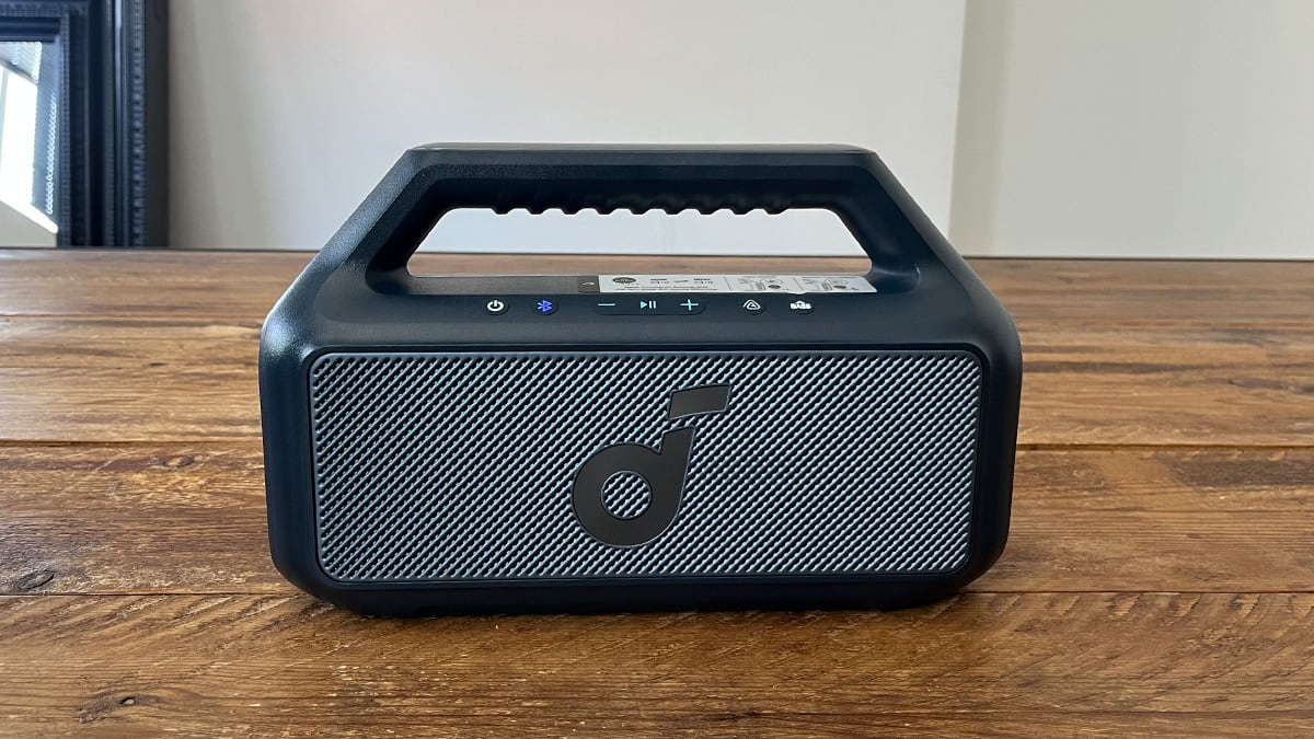 El altavoz para fiestas Soundcore Boom 2 proporciona el mejor sonido, sobre todo por reproducir los bajos más profundos.