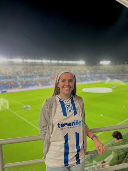 Adriana Tavío, aficionada del CD Tenerife.