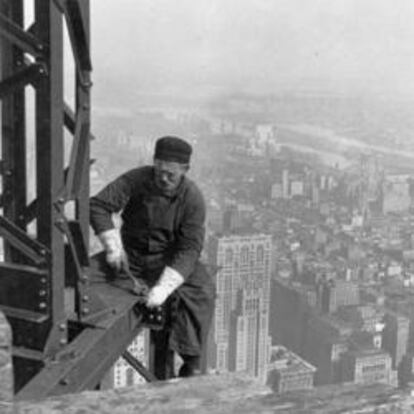 Obrero en el Empire State (1930)