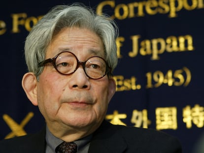 El premio Nobel de Literatura, Kenzaburo Oé.