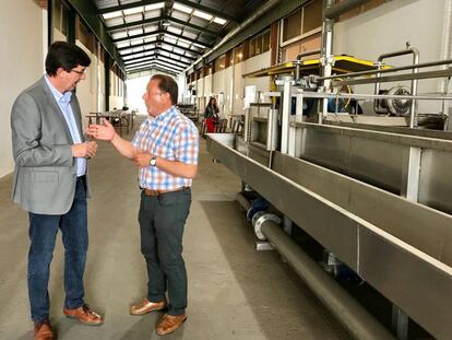 Juan Marín, durante una visita a una cooperativa agrícola el 12 de julio.