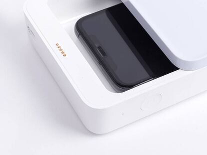 Xiaomi tiene un cargador inalámbrico que desinfecta tu móvil por las noches