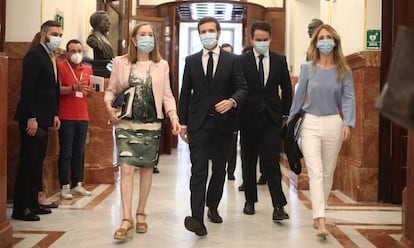 Ana Pastor, Pablo Casado, Teodoro García Egea y Cayetana Álvarez de Toledo, en el Congreso de los Diputados el miércoles. 